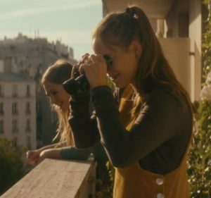 the-binoculars-une-paire-de-jumelles-online-screener-it-short-film-the-film-fund-auteurs